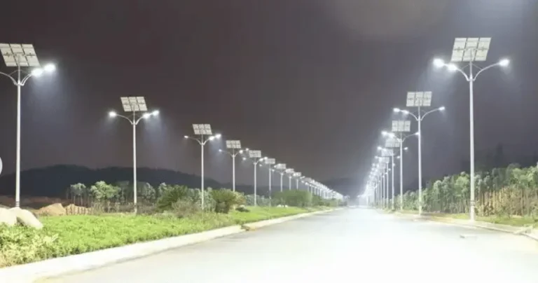 ソーラー道路灯