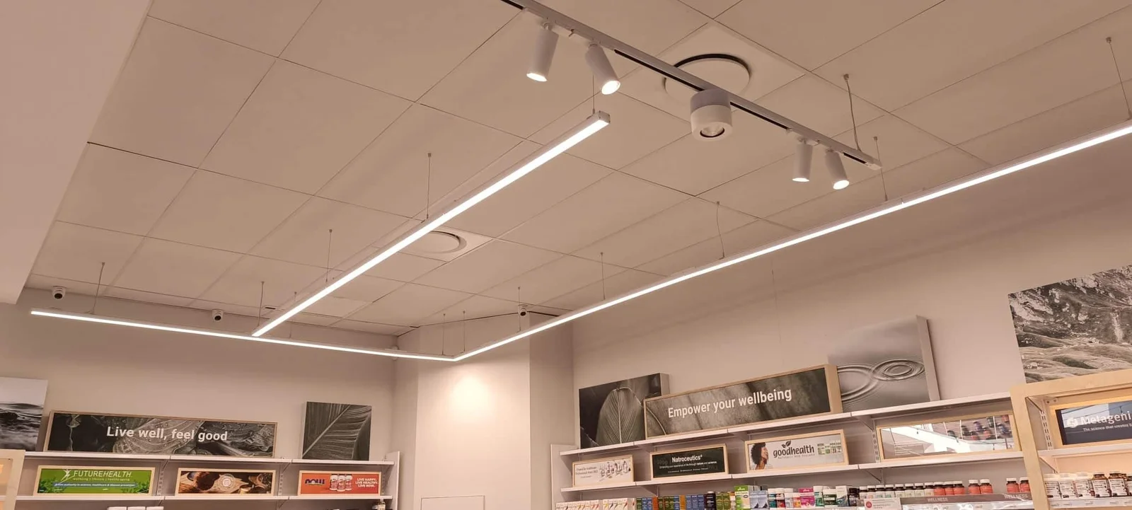 小売店舗用レール照明